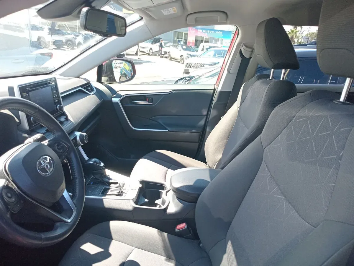 Toyota Rav 4 2.0 Xle 4x2 A20xle2c Cvt At 5p año 2021