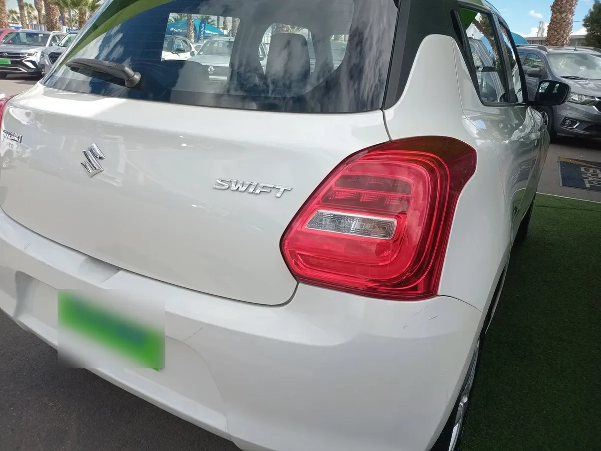Suzuki Swift 1.2 Gl Sport 4x2 Hb Mt 5p año 2021