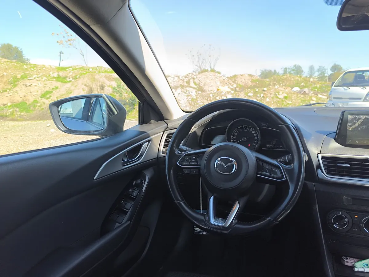 Mazda 3 2.0 V 4x2 Sdn Sunroof 6at 4p año 2017