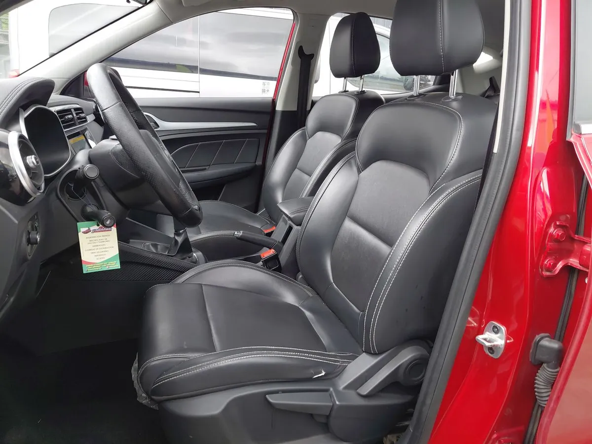 MG Mg Zs 1.5 Comfort 4x2 Mt 5p año 2023