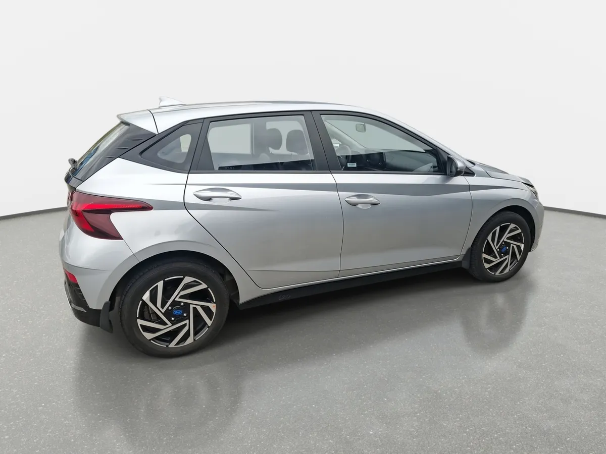 Hyundai I20 1.4 Plus Fl Bi3 4x2 Hb Mt 5p año 2025