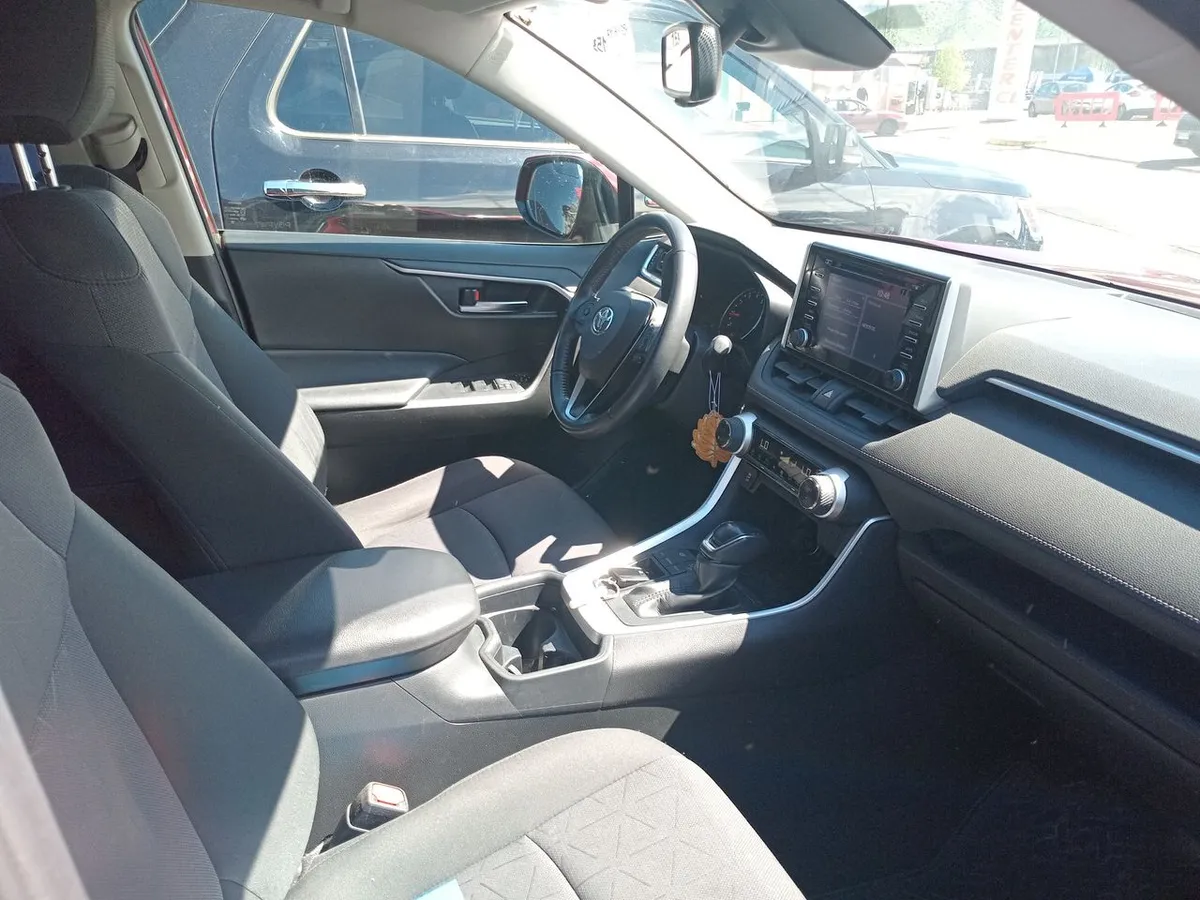 Toyota Rav 4 2.0 Xle 4x2 A20xle2c Cvt At 5p año 2021
