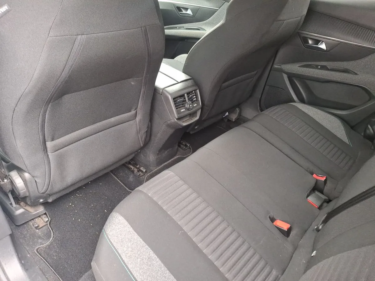 Peugeot 3008 1.2 Active Pack Puretech 130 4x2 Mt6 5p año 2023