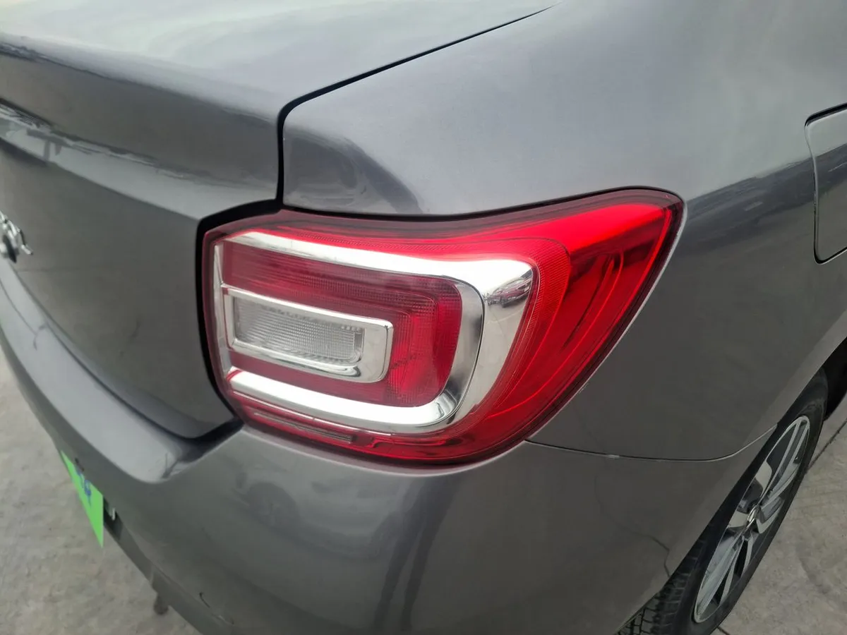 Renault Symbol 1.6 Intens Tech 4x2 Mt 4p año 2021