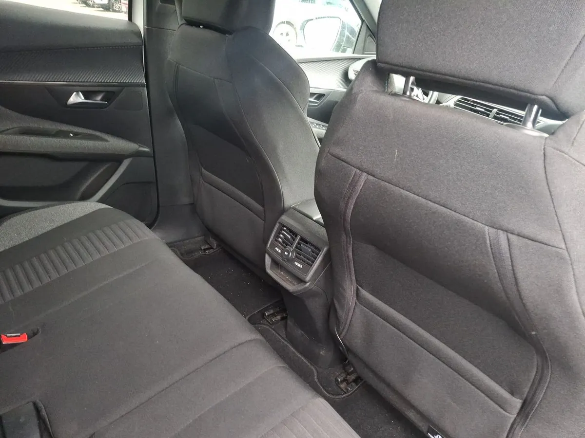 Peugeot 3008 1.2 Active Pack Puretech 130 4x2 Mt6 5p año 2023
