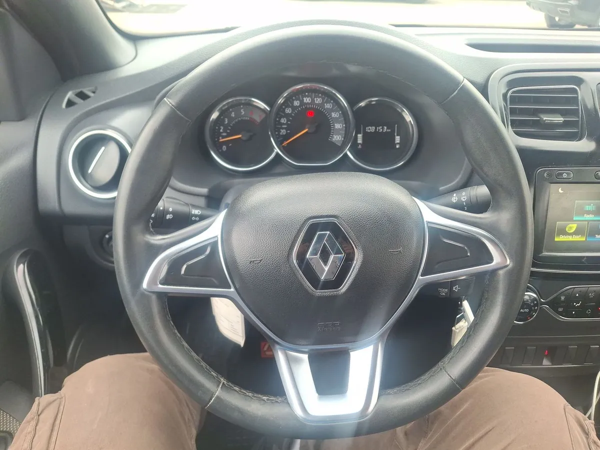 Renault Symbol 1.6 Intens Tech 4x2 Mt 4p año 2021