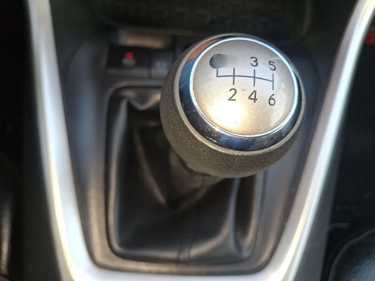 Toyota Rav 4 2.0 Le 4x2 Mt 5p año 2024