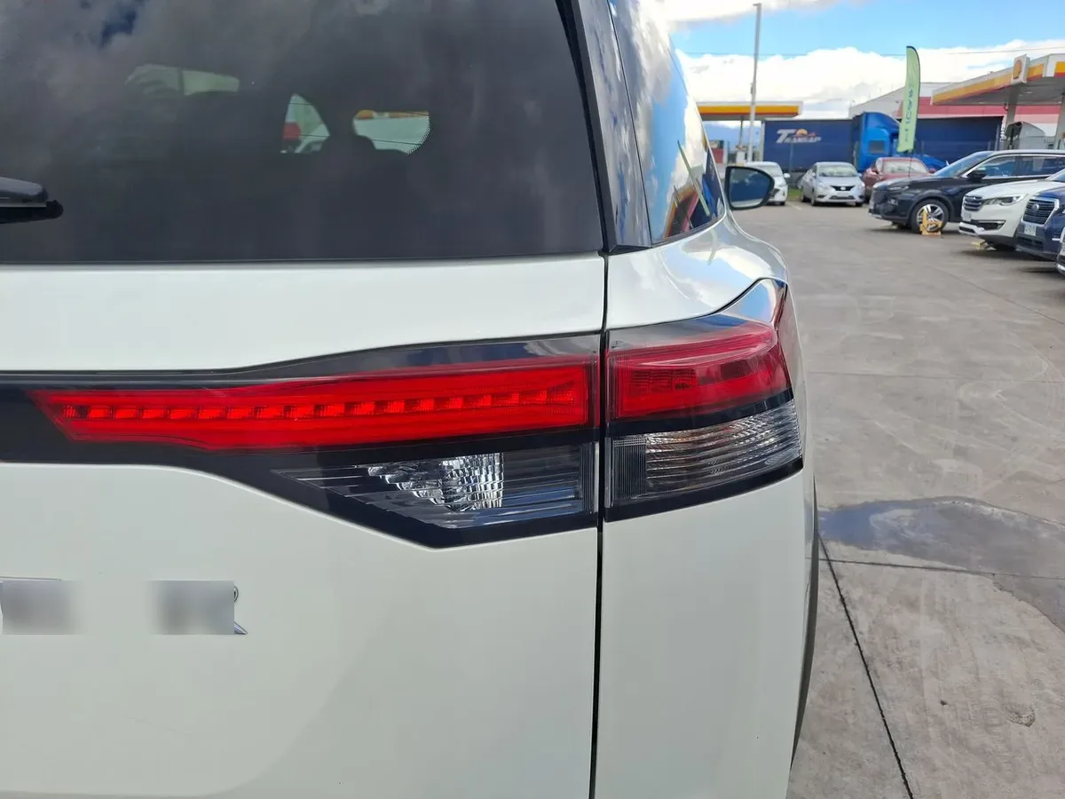 Nissan Pathfinder 3.5 Sense 2wd Cvt At 5p año 2024
