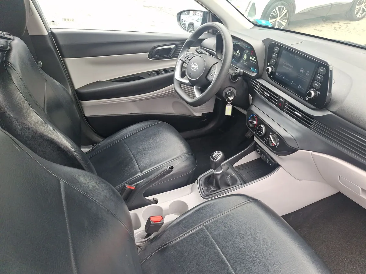 Hyundai I20 1.4 Plus Fl Bi3 4x2 Hb Mt 5p año 2025