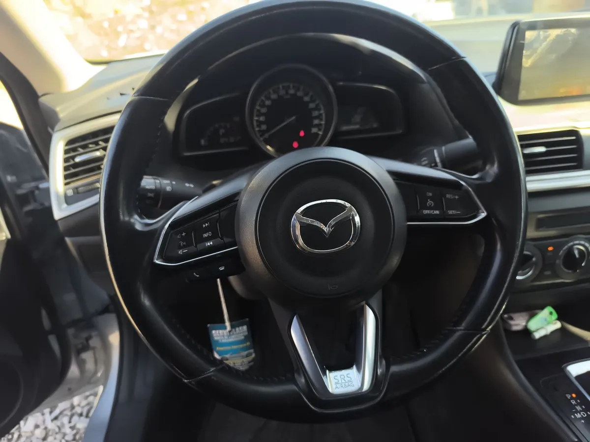 Mazda 3 2.0 V 4x2 Sdn Sunroof 6at 4p año 2017