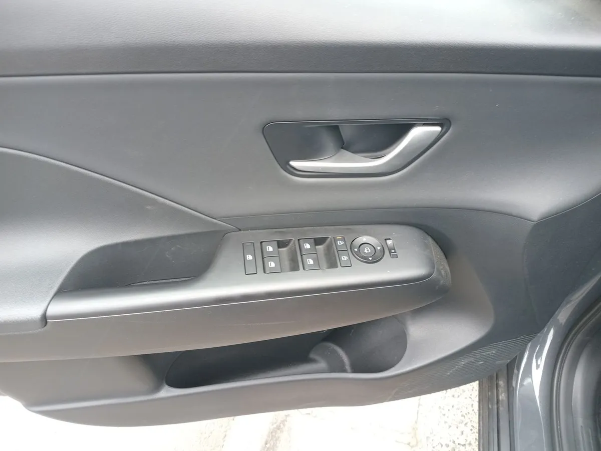 Hyundai Kona 1.6 Sx2 Design Hybrid 4x2 At 5p año 2026