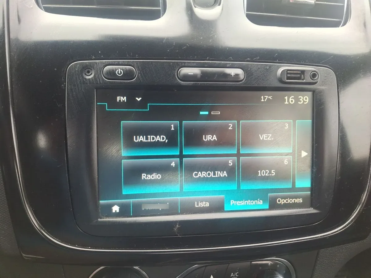 Renault Symbol 1.6 Intens Tech 4x2 Mt 4p año 2021