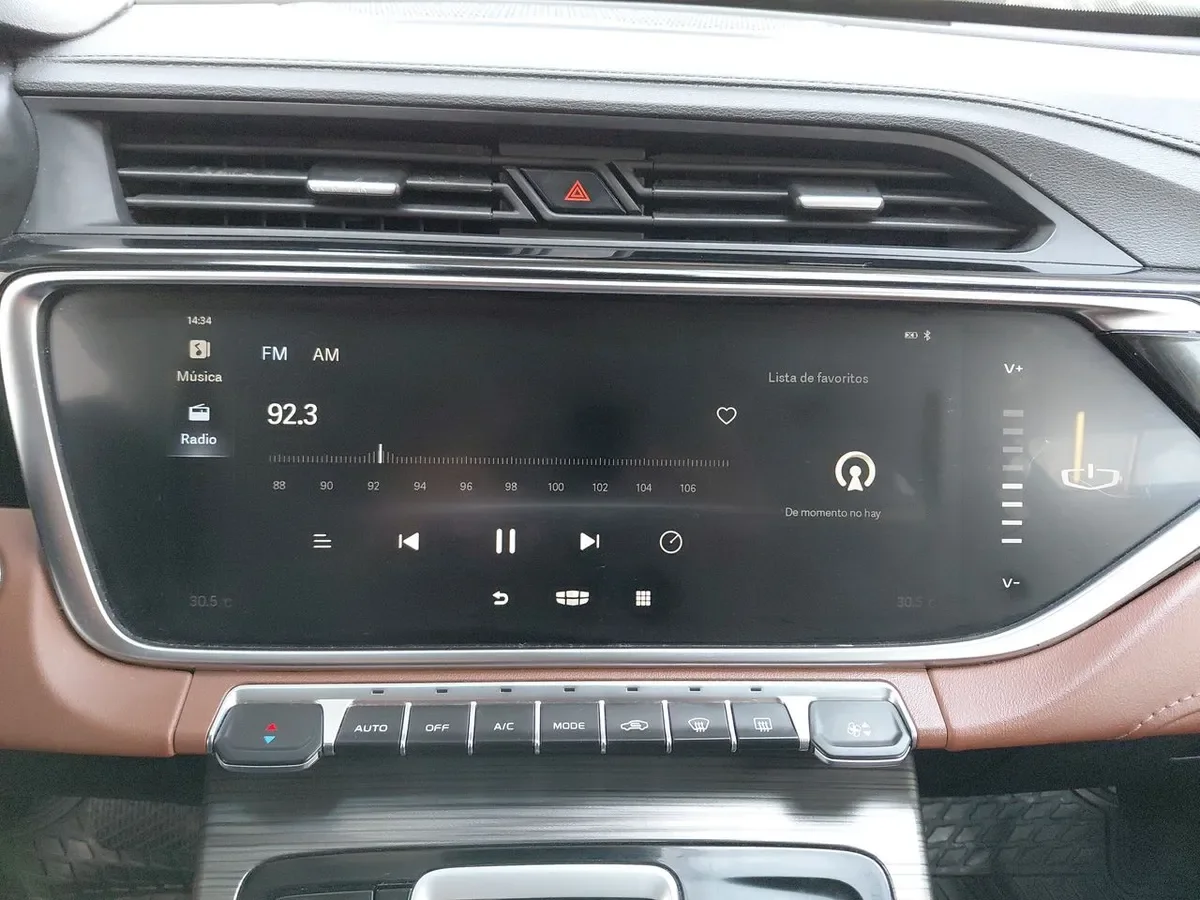 Geely Azkarra 1.5t Luxury 4x4 Dct 7at 5p año 2022