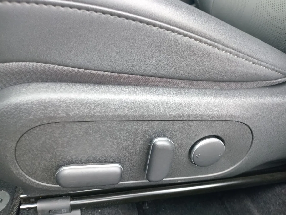 Hyundai Kona 1.6 Sx2 Design Hybrid 4x2 At 5p año 2026