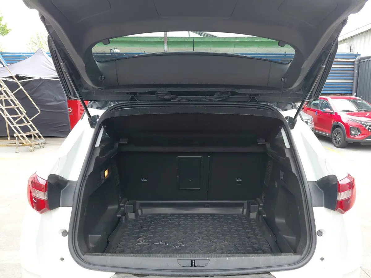 Opel Grandland 1.2t Dynamic 4x2 Mt6 5p año 2021