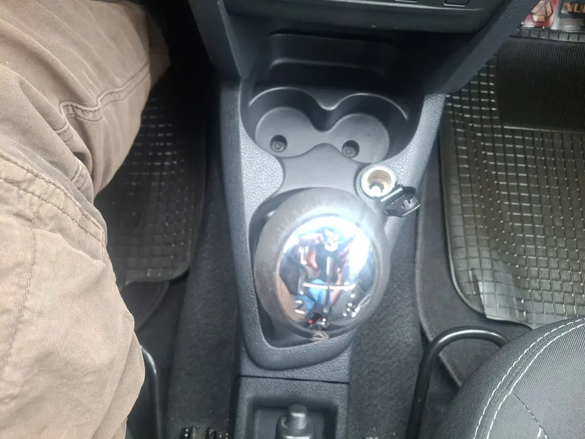 Renault Symbol 1.6 Intens Tech 4x2 Mt 4p año 2021