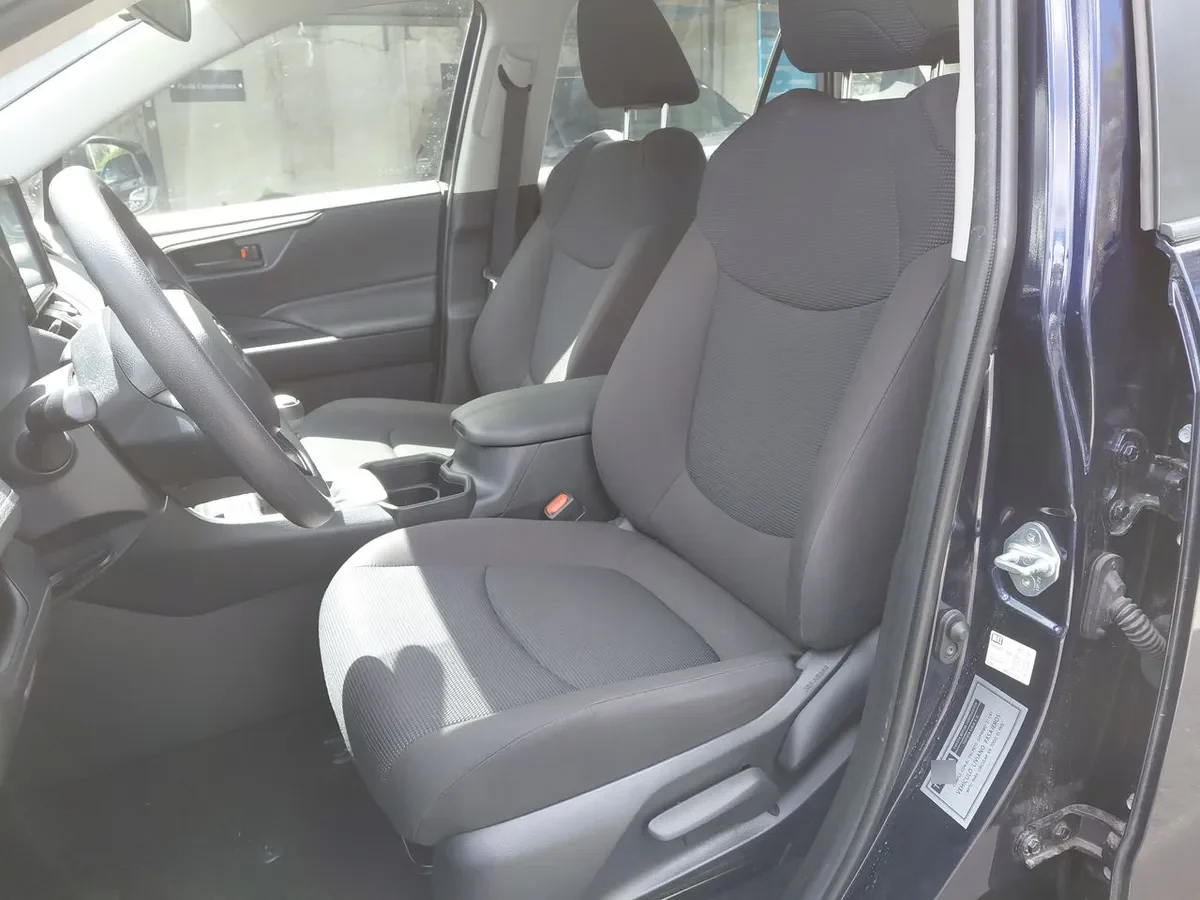 Toyota Rav 4 2.0 Le 4x2 Mt 5p año 2024
