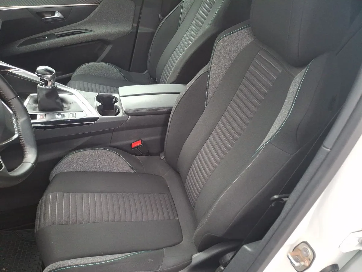 Peugeot 3008 1.2 Active Pack Puretech 130 4x2 Mt6 5p año 2023