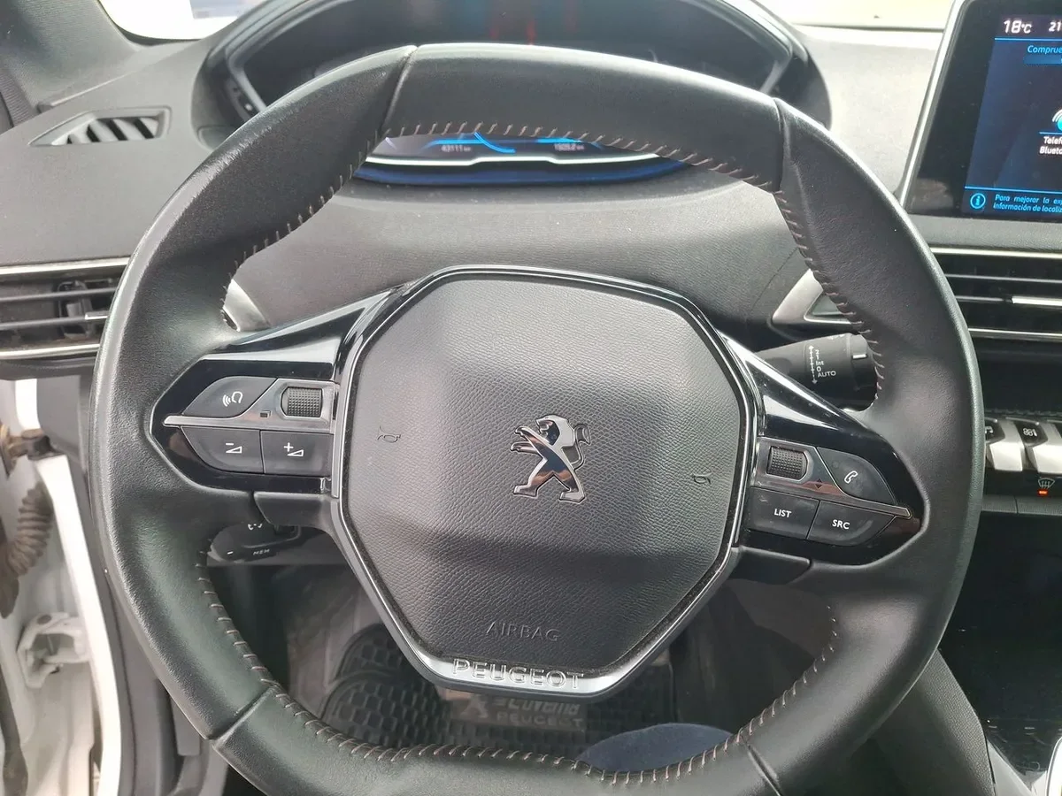 Peugeot 3008 1.2 Active Pack Puretech 130 4x2 Mt6 5p año 2023