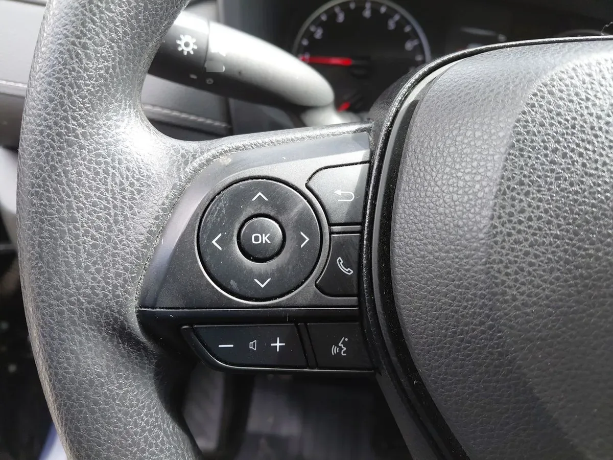 Toyota Rav 4 2.0 Le 4x2 Mt 5p año 2024