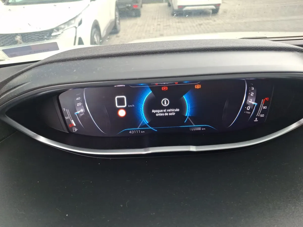 Peugeot 3008 1.2 Active Pack Puretech 130 4x2 Mt6 5p año 2023