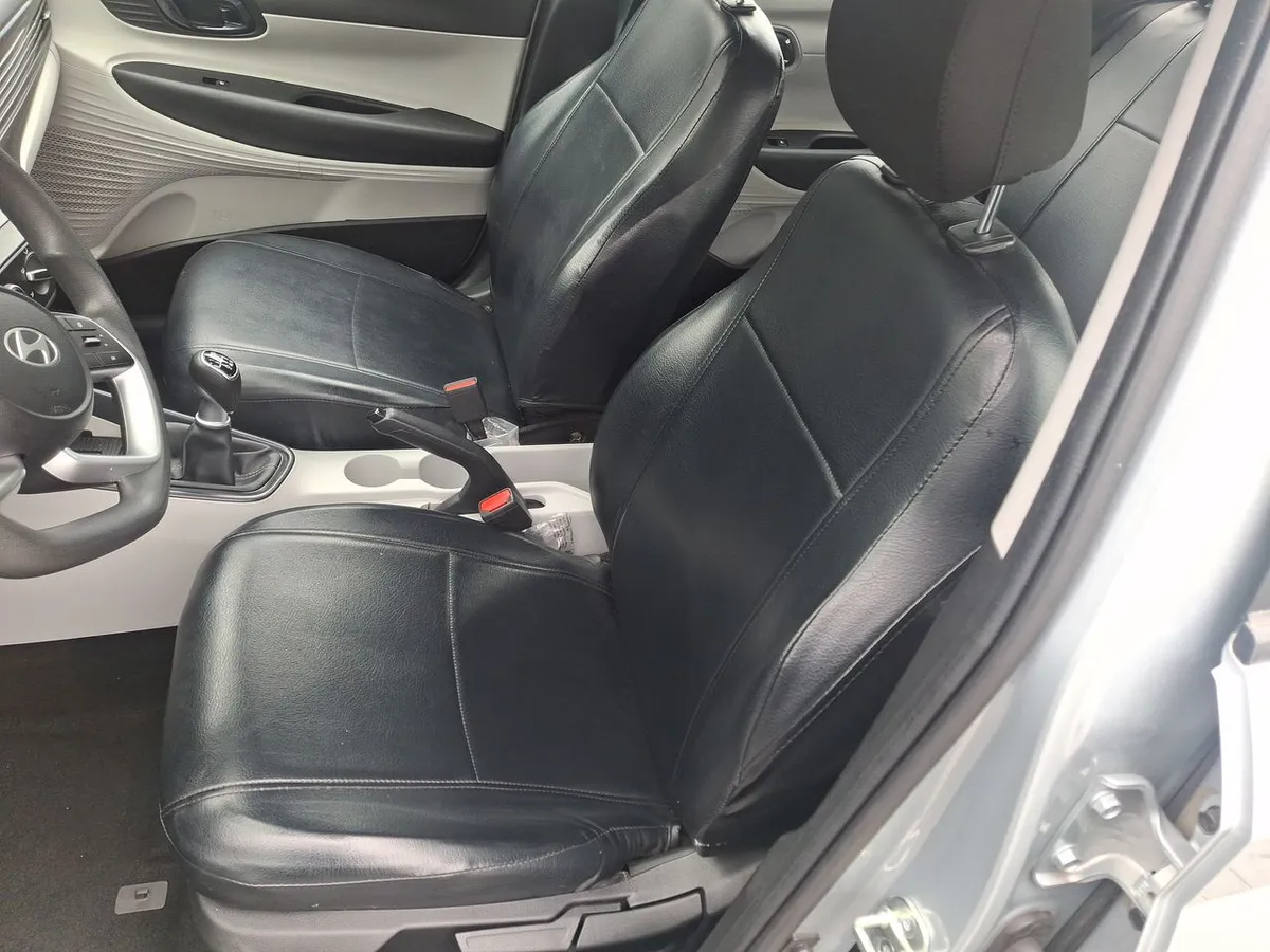 Hyundai I20 1.4 Plus Fl Bi3 4x2 Hb Mt 5p año 2025