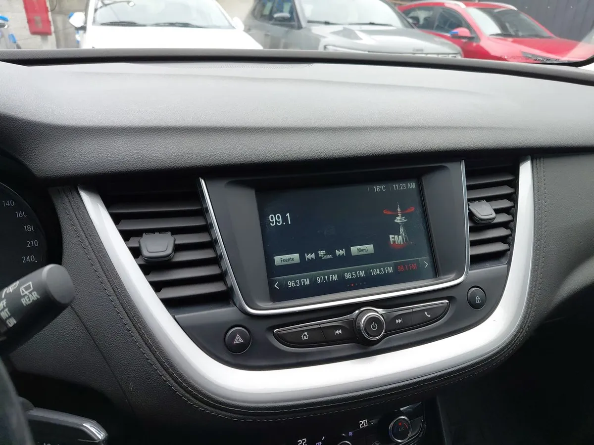 Opel Grandland 1.2t Dynamic 4x2 Mt6 5p año 2021