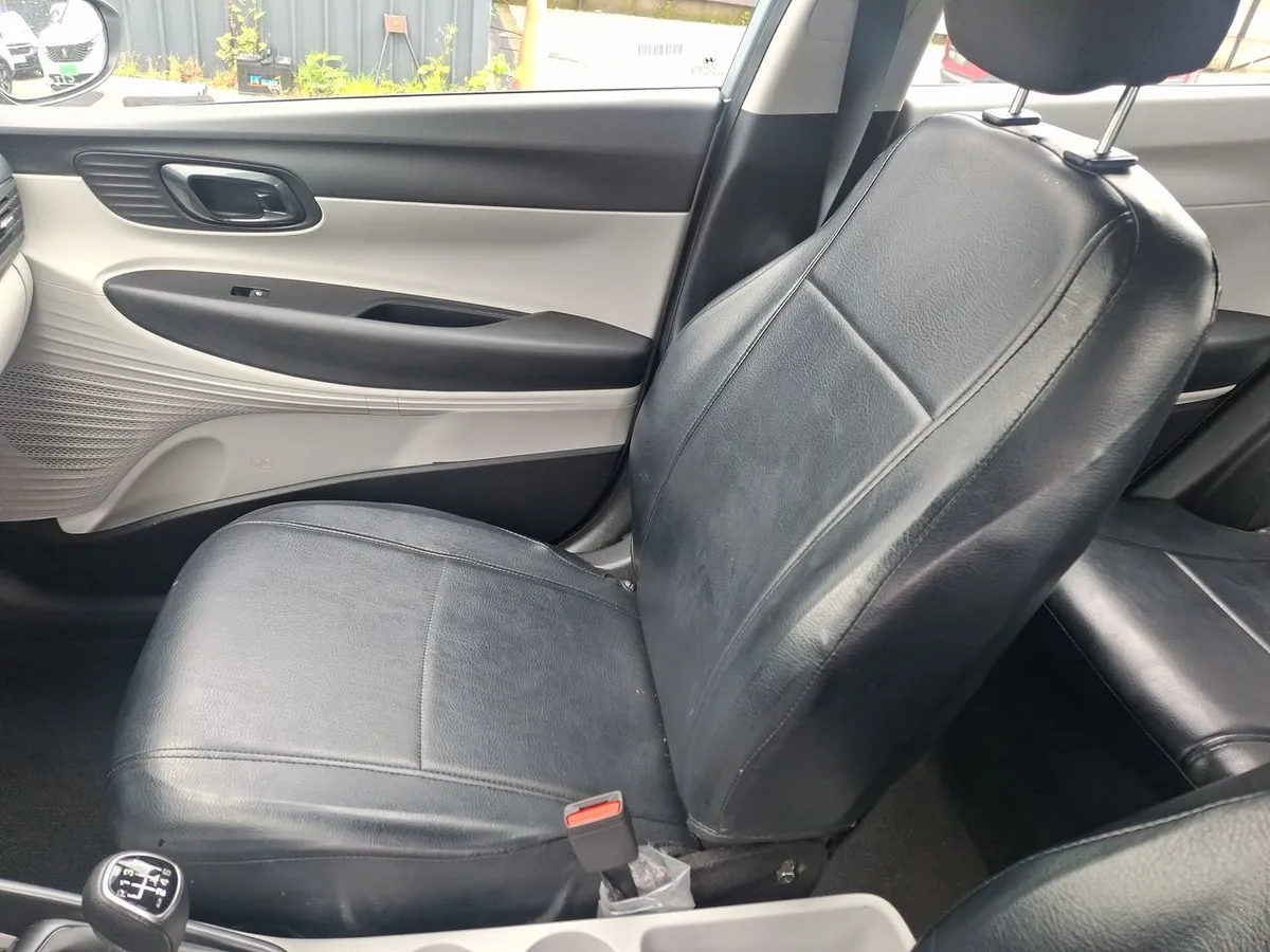 Hyundai I20 1.4 Plus Fl Bi3 4x2 Hb Mt 5p año 2025