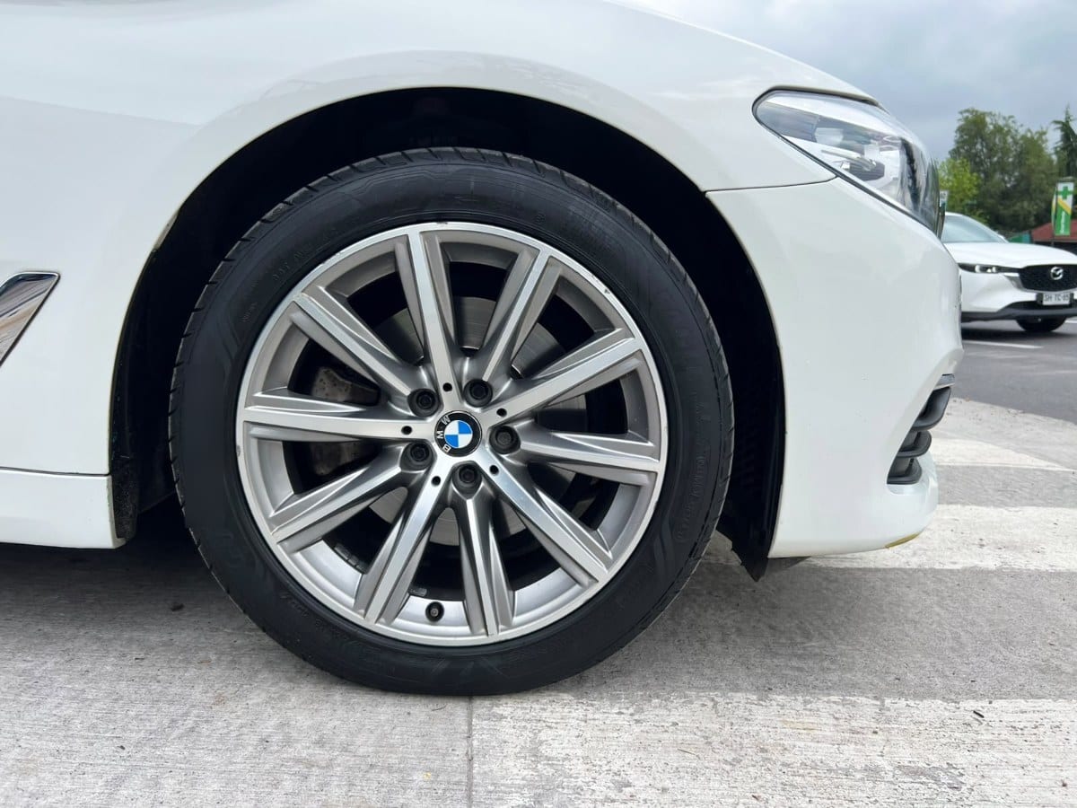 BMW 520i - año 2019