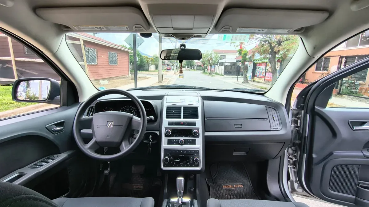 DODGE JOURNEY 2.4 At 2 Corridas año 2010