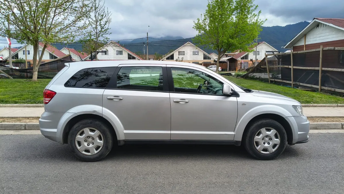 DODGE JOURNEY 2.4 At 2 Corridas año 2010