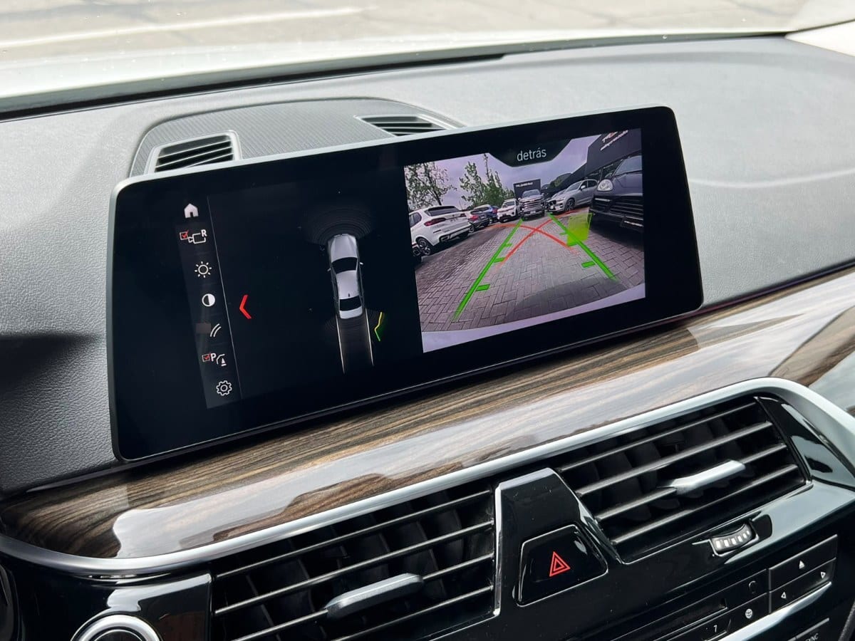 BMW 520i - año 2019