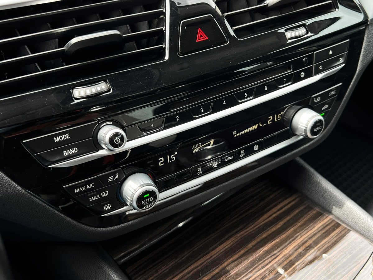 BMW 520i - año 2019