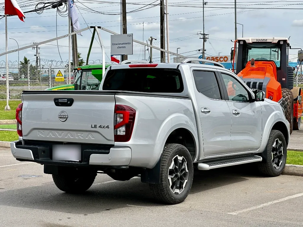 Nissan Navara Navara Dc 4x4 2.3tdi Le At año 2023