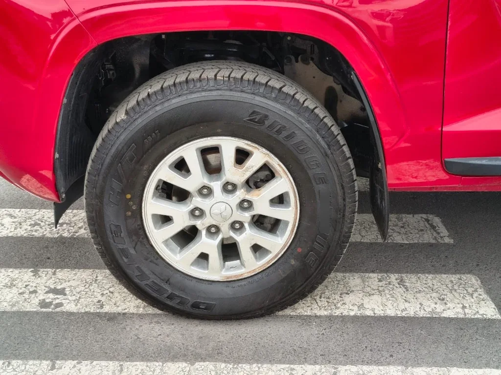Mitsubishi L200 Katana D/c 2.4 Tdi Mt Xrt 4x4 año 2024