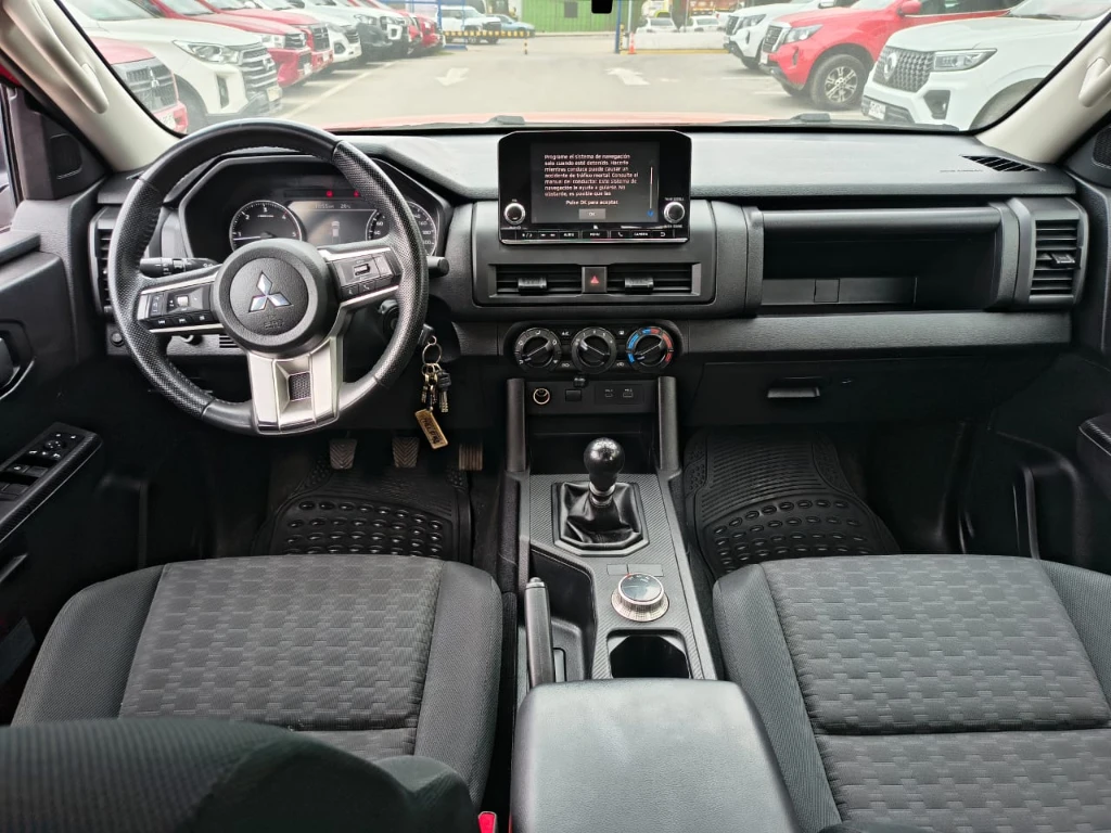 Mitsubishi L200 Katana D/c 2.4 Tdi Mt Xrt 4x4 año 2024