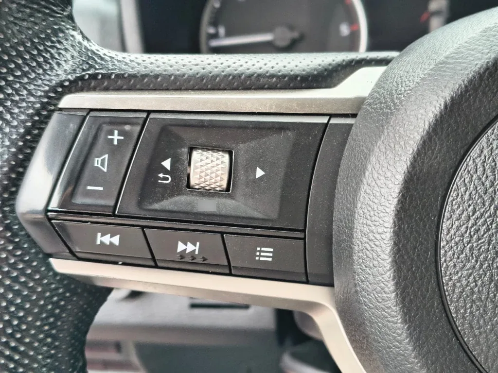 Mitsubishi L200 Katana D/c 2.4 Tdi Mt Xrt 4x4 año 2024
