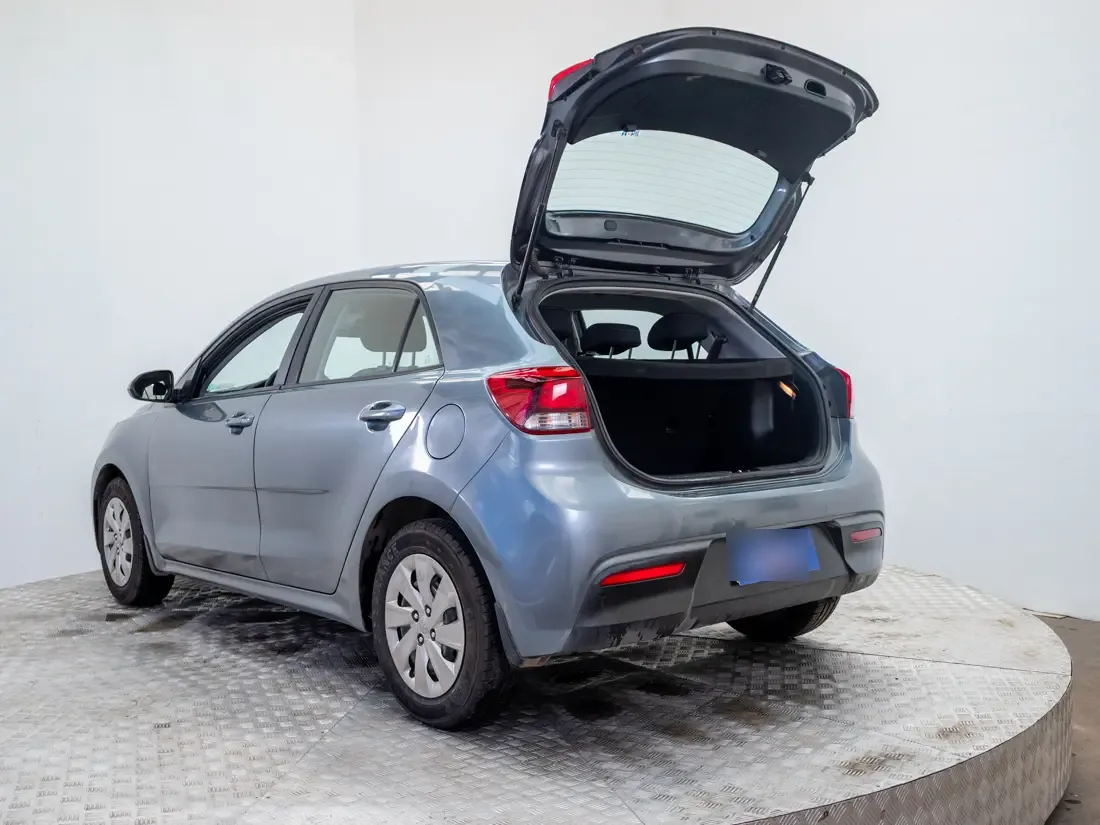 Kia Rio 5 Rio 5 1.4 Ex Ac 6mt 5p año 2018