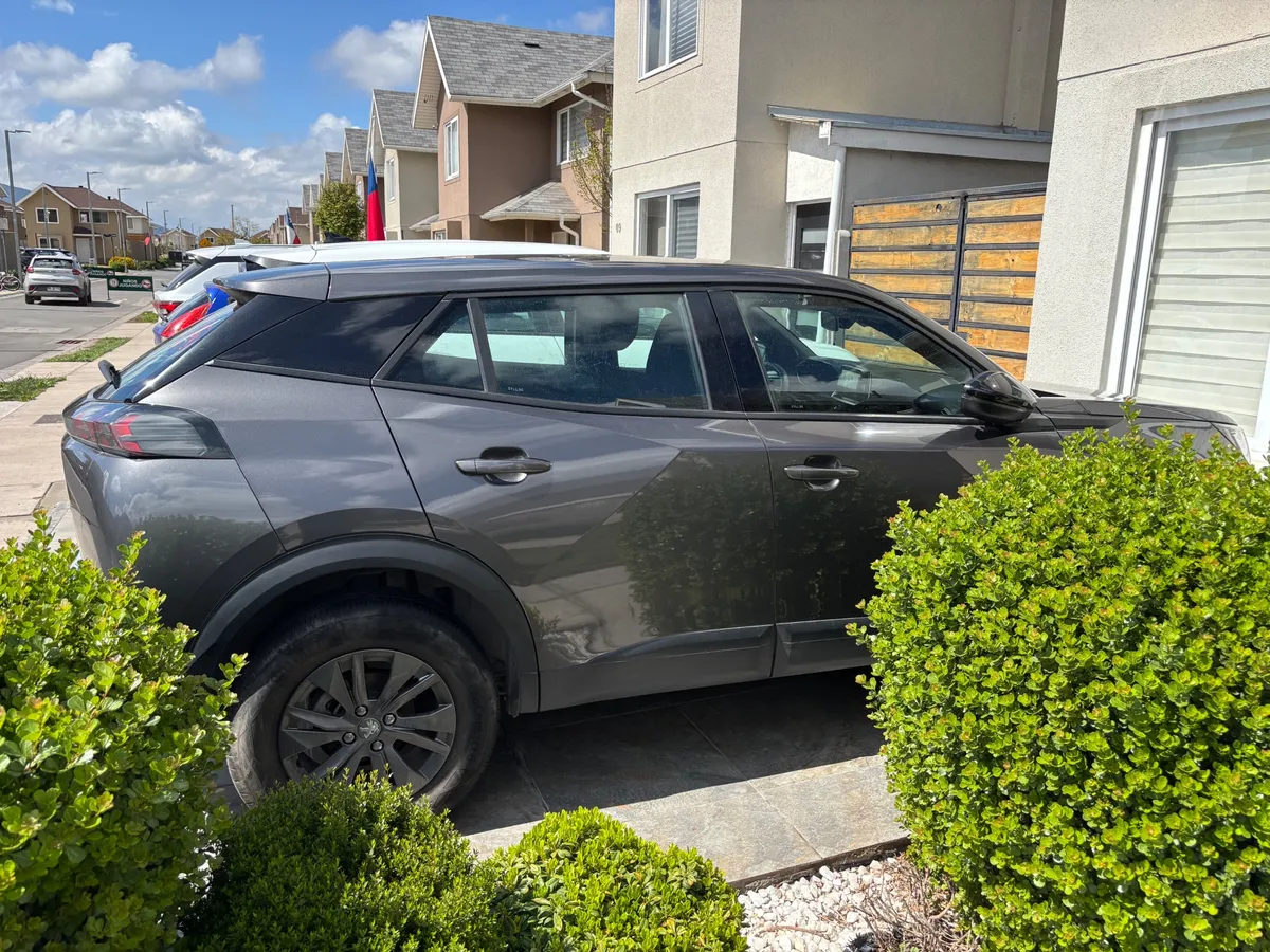 PEUGEOT 2008 4x2 1.2 año 2023