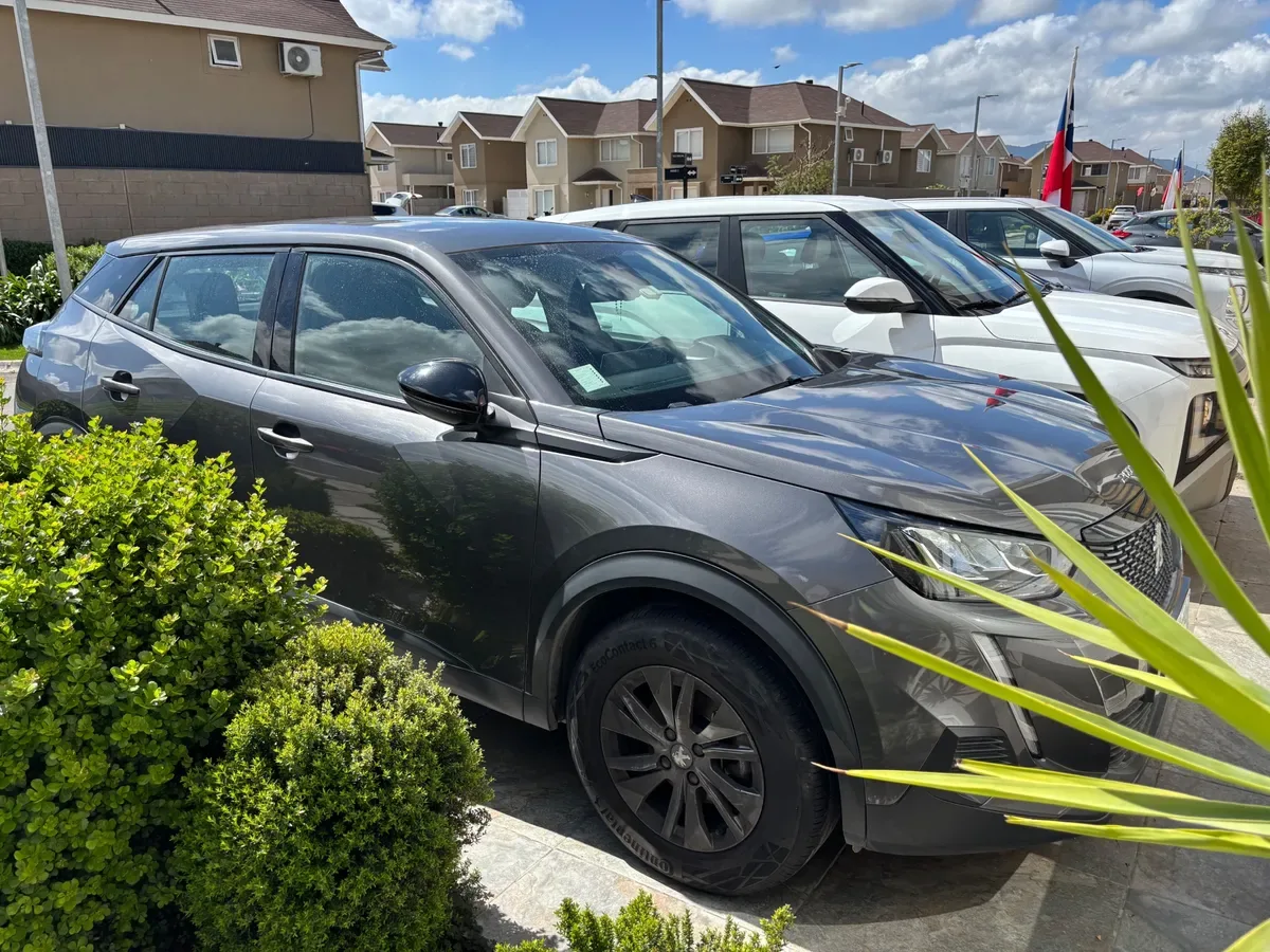 PEUGEOT 2008 4x2 1.2 año 2023