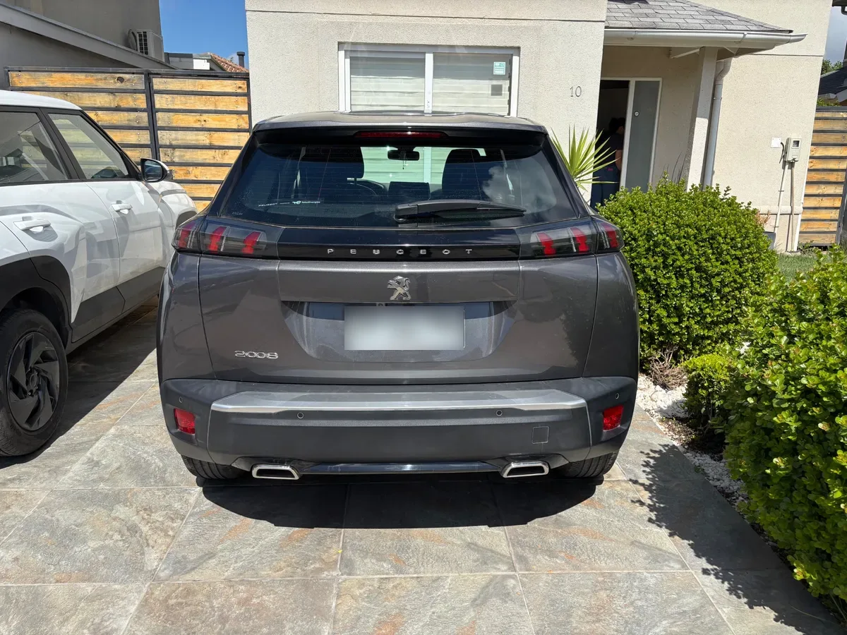 PEUGEOT 2008 4x2 1.2 año 2023
