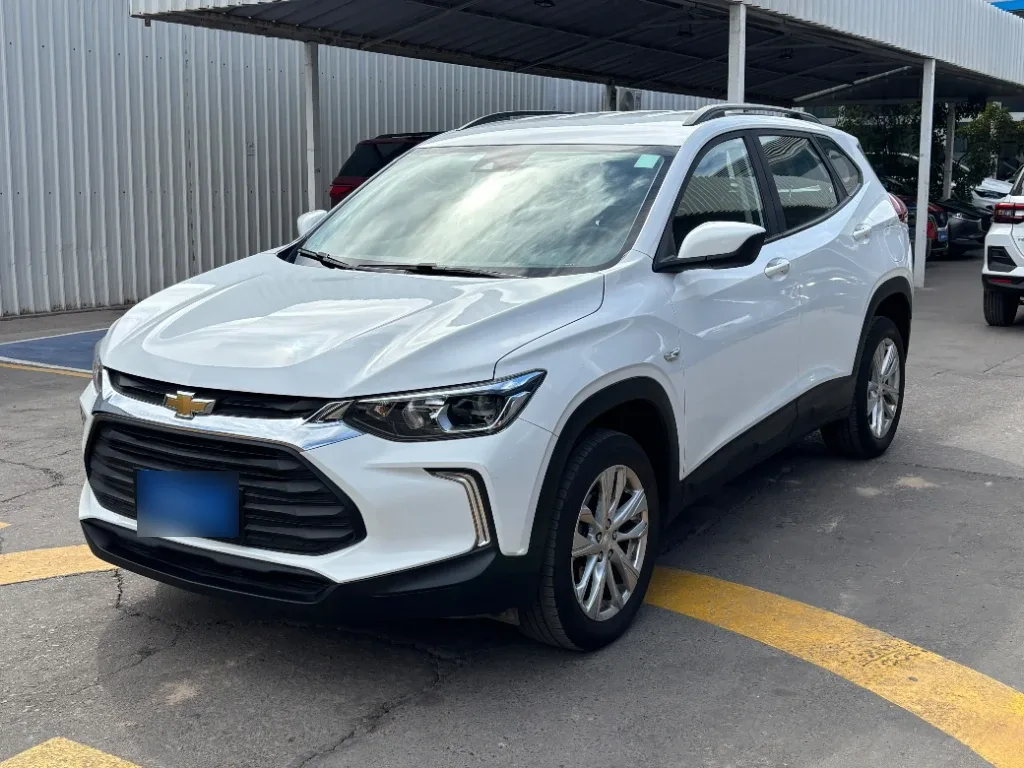 Chevrolet Tracker 1.2t Ltz R 4x2 At 5p año 2025