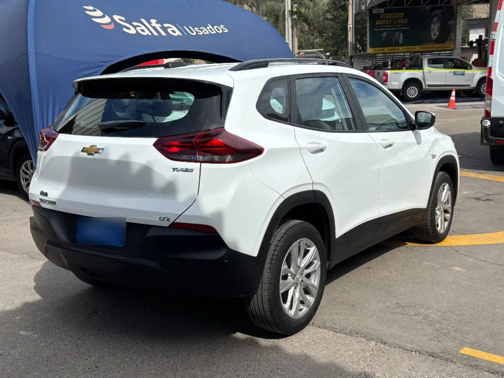Chevrolet Tracker 1.2t Ltz R 4x2 At 5p año 2025