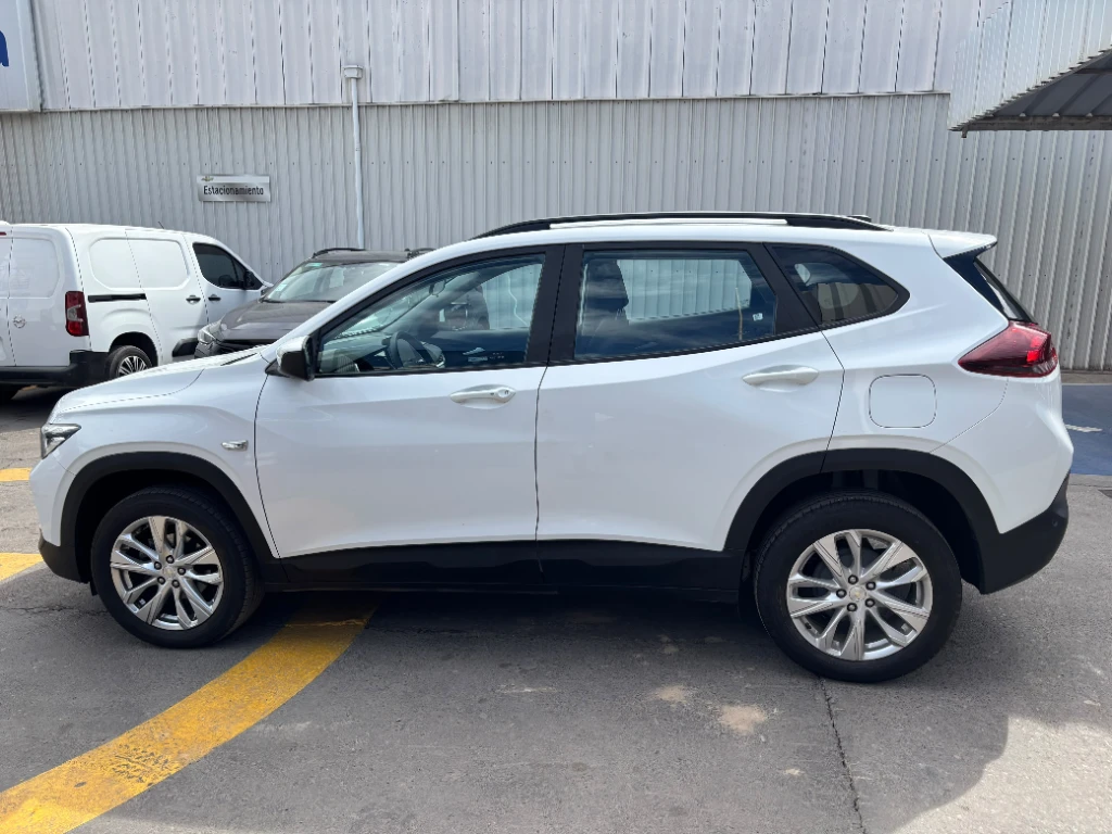 Chevrolet Tracker 1.2t Ltz R 4x2 At 5p año 2025