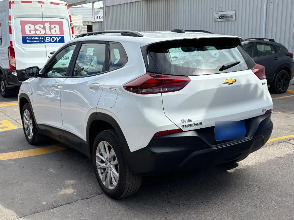 Chevrolet Tracker 1.2t Ltz R 4x2 At 5p año 2025