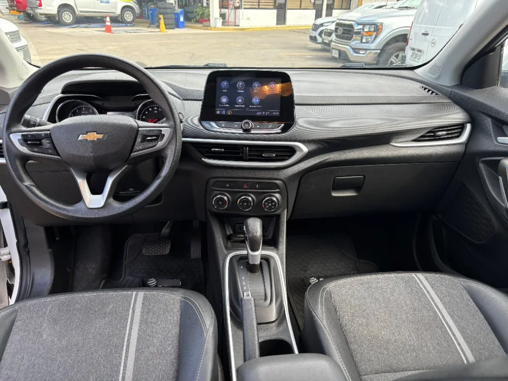 Chevrolet Tracker 1.2t Ltz R 4x2 At 5p año 2025
