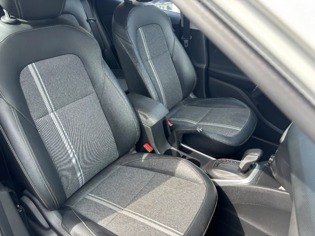 Chevrolet Tracker 1.2t Ltz R 4x2 At 5p año 2025