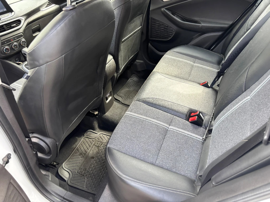 Chevrolet Tracker 1.2t Ltz R 4x2 At 5p año 2025