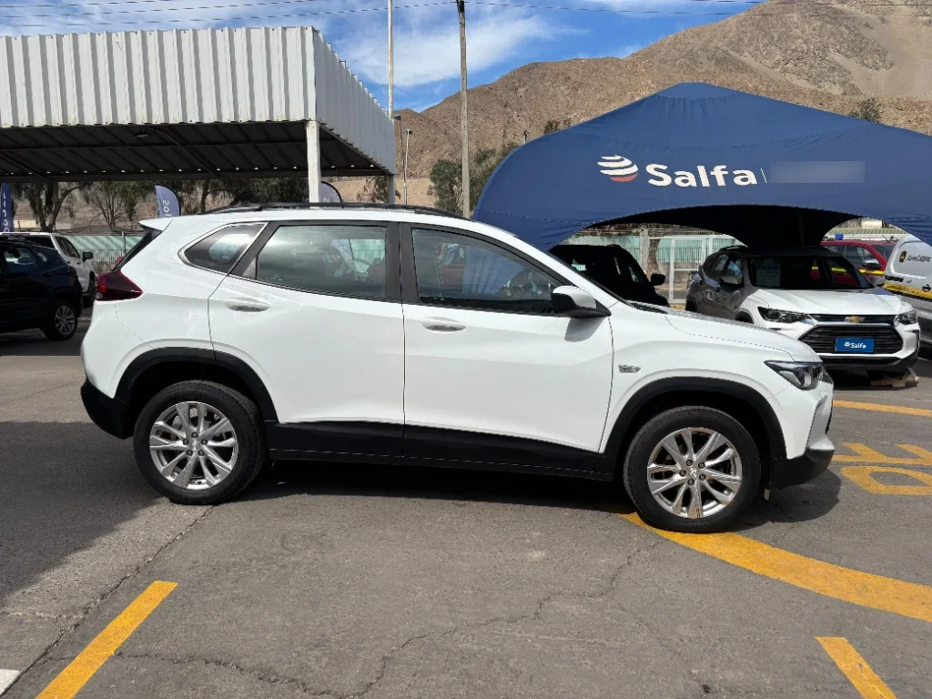 Chevrolet Tracker 1.2t Ltz R 4x2 At 5p año 2025