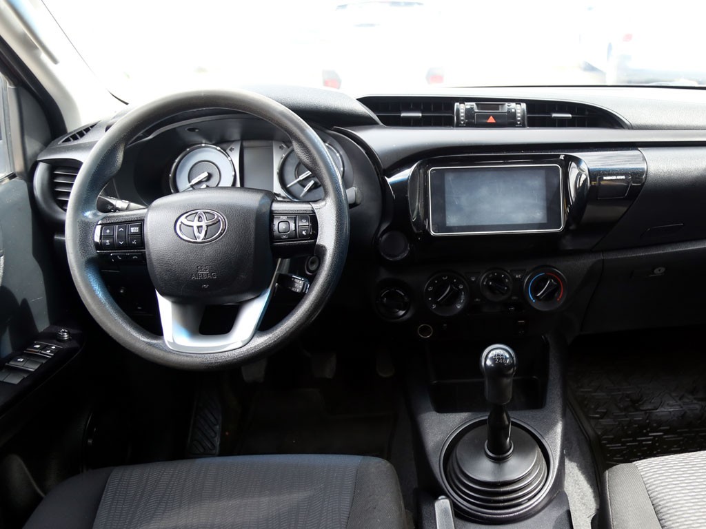 Toyota Hilux 2.4 Dx Diesel 4x4 año 2022